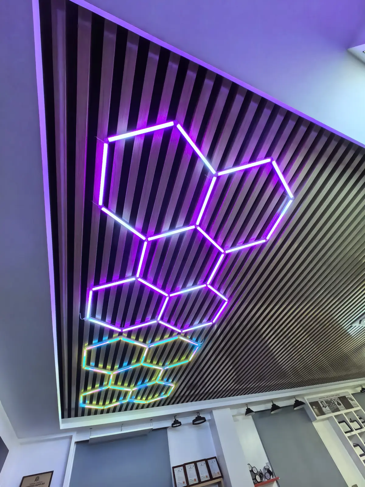 RGB Honeycomb Lamp – 5 Holes – SU-HC5-43WRGBW-G1